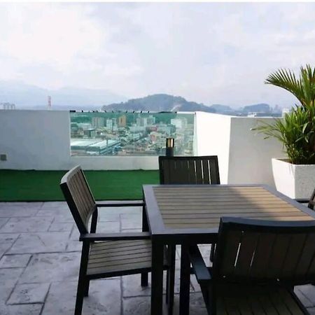 Ipoh City Centre Majestic Homestay Pool View 3 Mins Walking To Famous Food Places & 15Mins To Old Town Ipoh By Happy Homestay Exterior foto