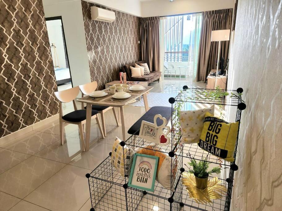 Ipoh City Centre Majestic Homestay Pool View 3 Mins Walking To Famous Food Places & 15Mins To Old Town Ipoh By Happy Homestay Exterior foto